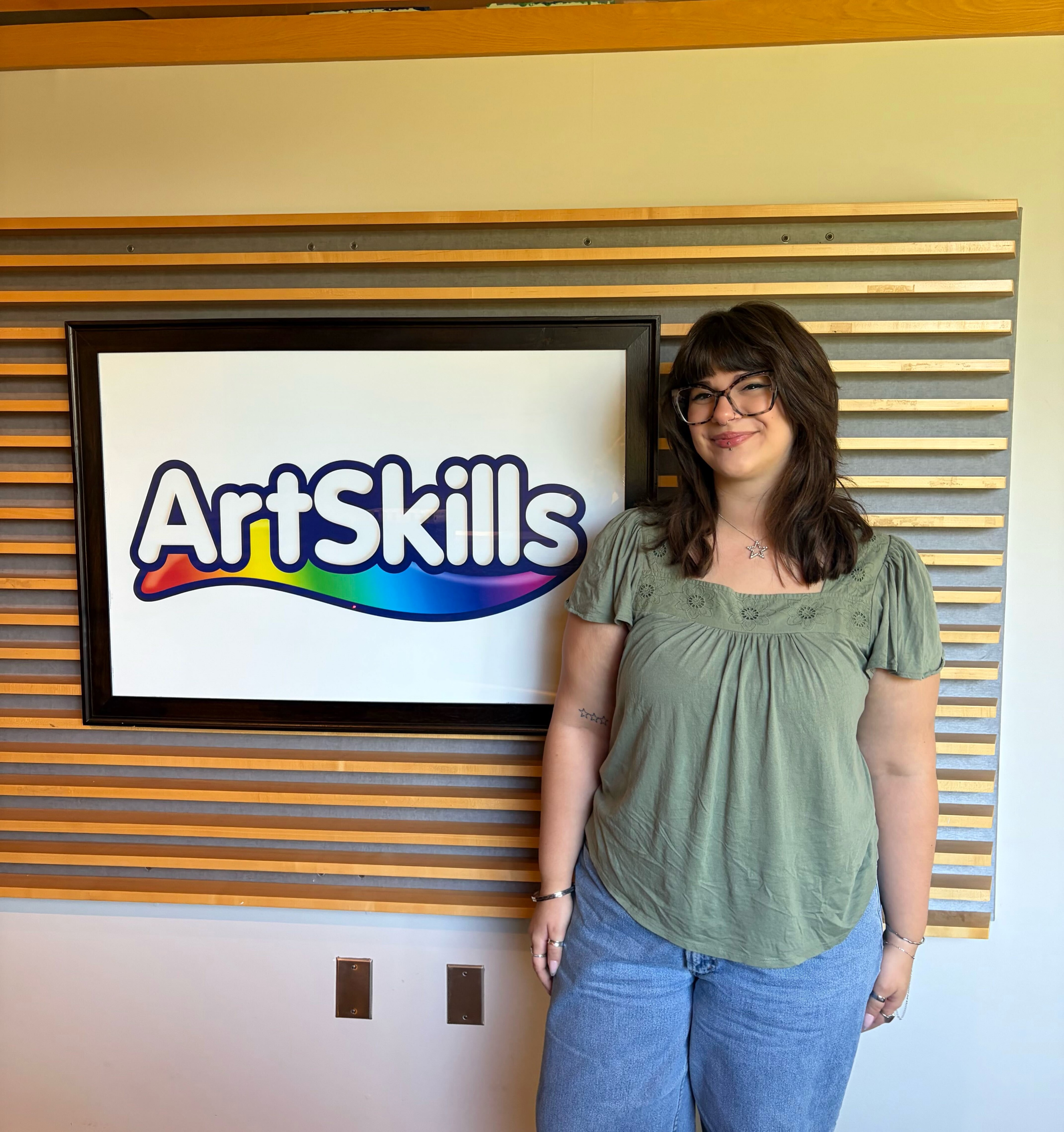 This week for our Internship Spotlight we are taking a look at Avianna Sottosanti and her time at @artskills! Here is what Avianna had to say:
This fall semester, I had the amazing opportunity to intern at ArtSkills and work alongside such talented designers! Throughout my internship, I gained valuable insight into the consumer product design industry and had the opportunity to contribute to a variety of exciting projects. I was able to assist with product testing, brainstorming, editing, and developing creative ideas. This experience strengthened my understanding of what it takes to create thoughtful and effective designs in a professional setting. I’m incredibly grateful to Jacklyn, my mentor, and everyone in the Art Department for their patience, guidance, and support throughout my time at ArtSkills. I’m excited to carry everything I’ve learned with me as I continue to grow as a designer!
#kucd #studentintern #communicationdesign